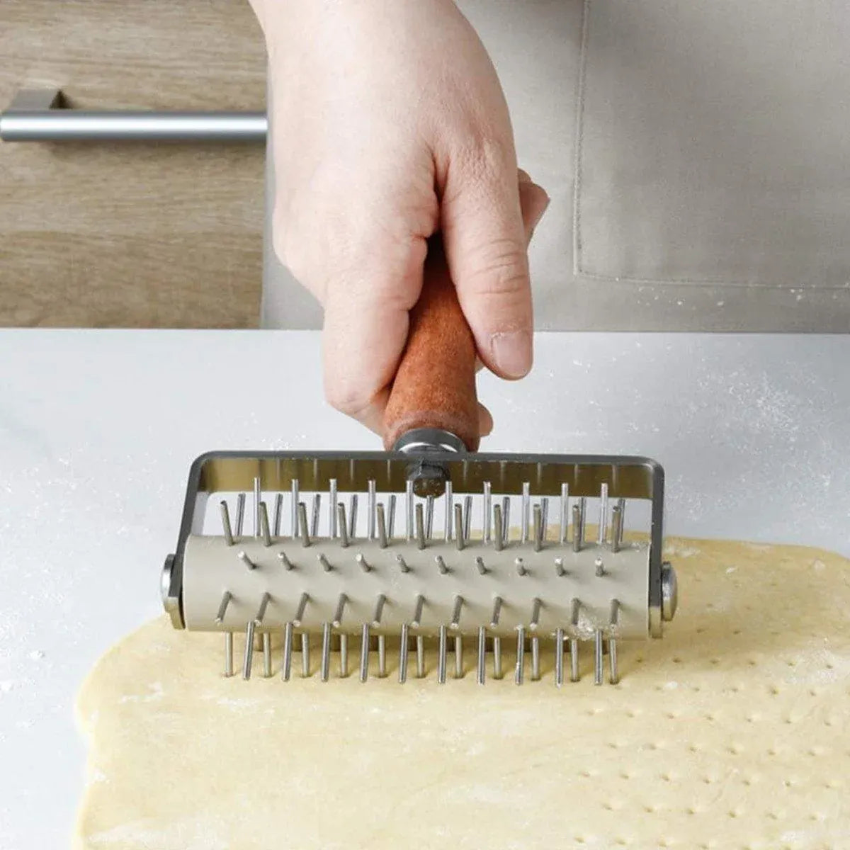 1-Piece Pizza Dough Docker Roller with Handle